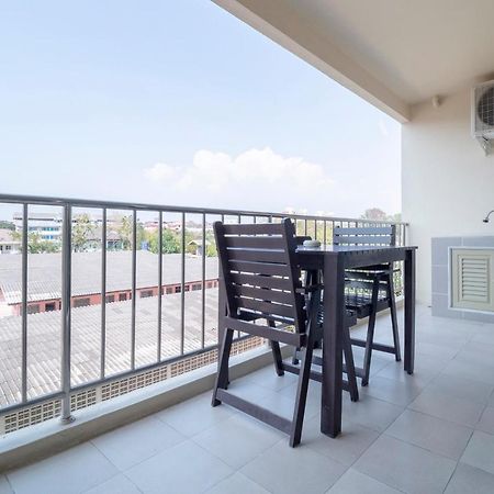 Oyo 829 Royal Thai Residence Джомтьєн-Біч Екстер'єр фото