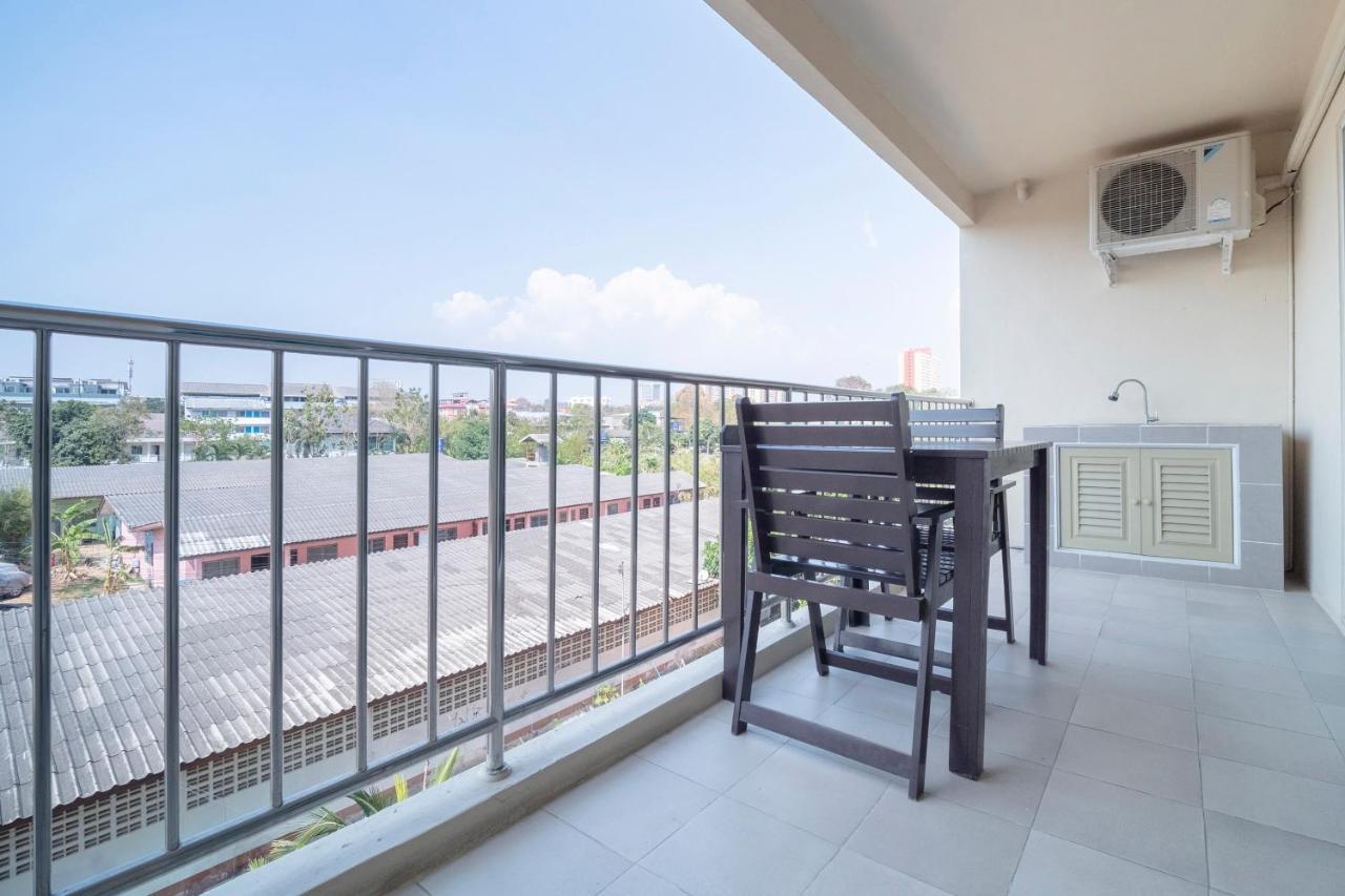 Oyo 829 Royal Thai Residence Джомтьєн-Біч Екстер'єр фото
