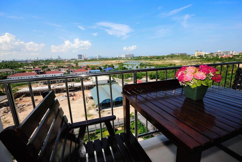 Oyo 829 Royal Thai Residence Джомтьєн-Біч Екстер'єр фото
