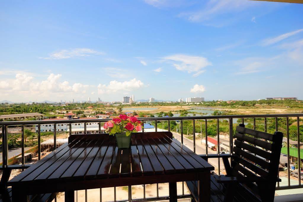 Oyo 829 Royal Thai Residence Джомтьєн-Біч Екстер'єр фото