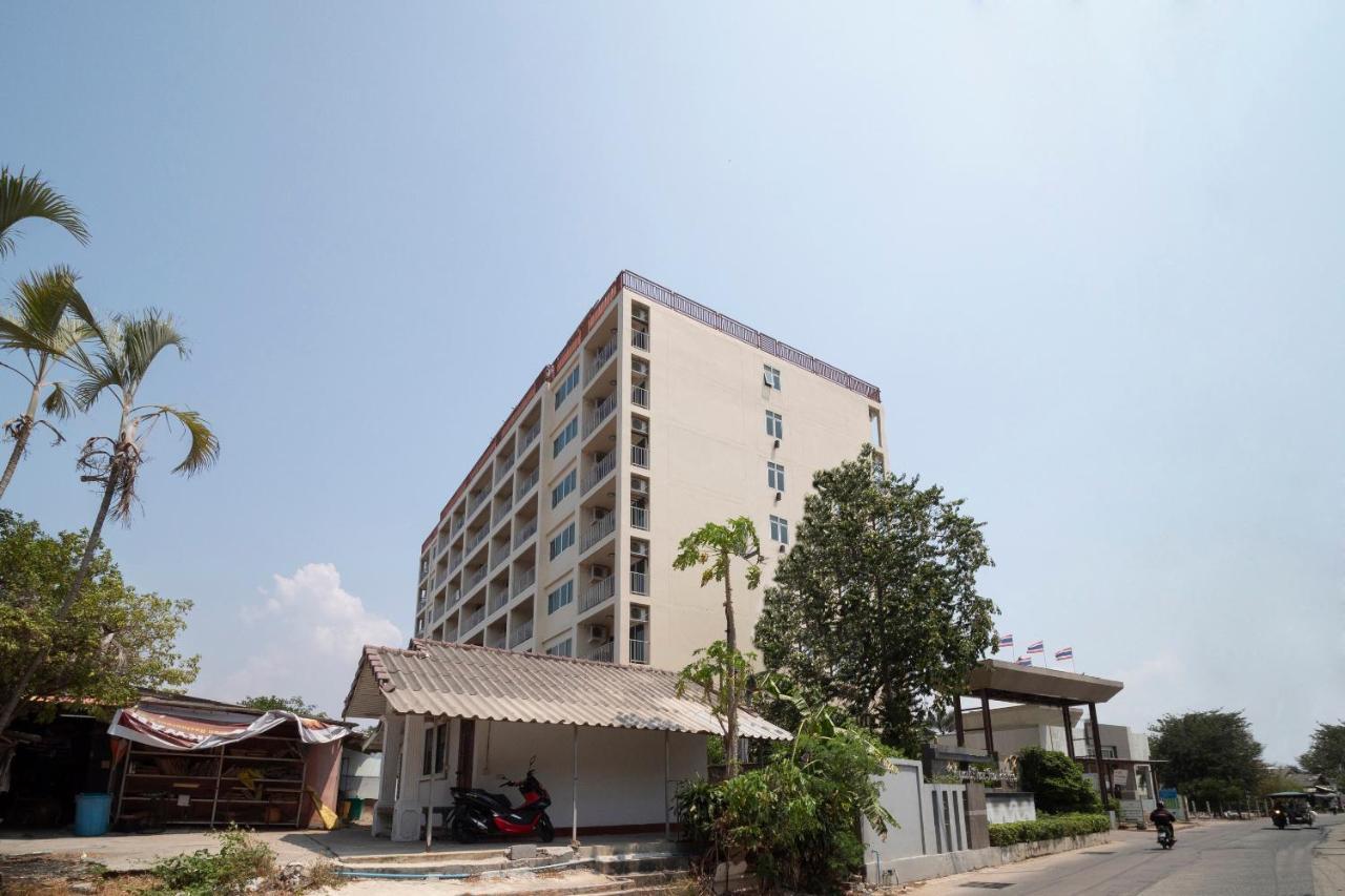 Oyo 829 Royal Thai Residence Джомтьєн-Біч Екстер'єр фото