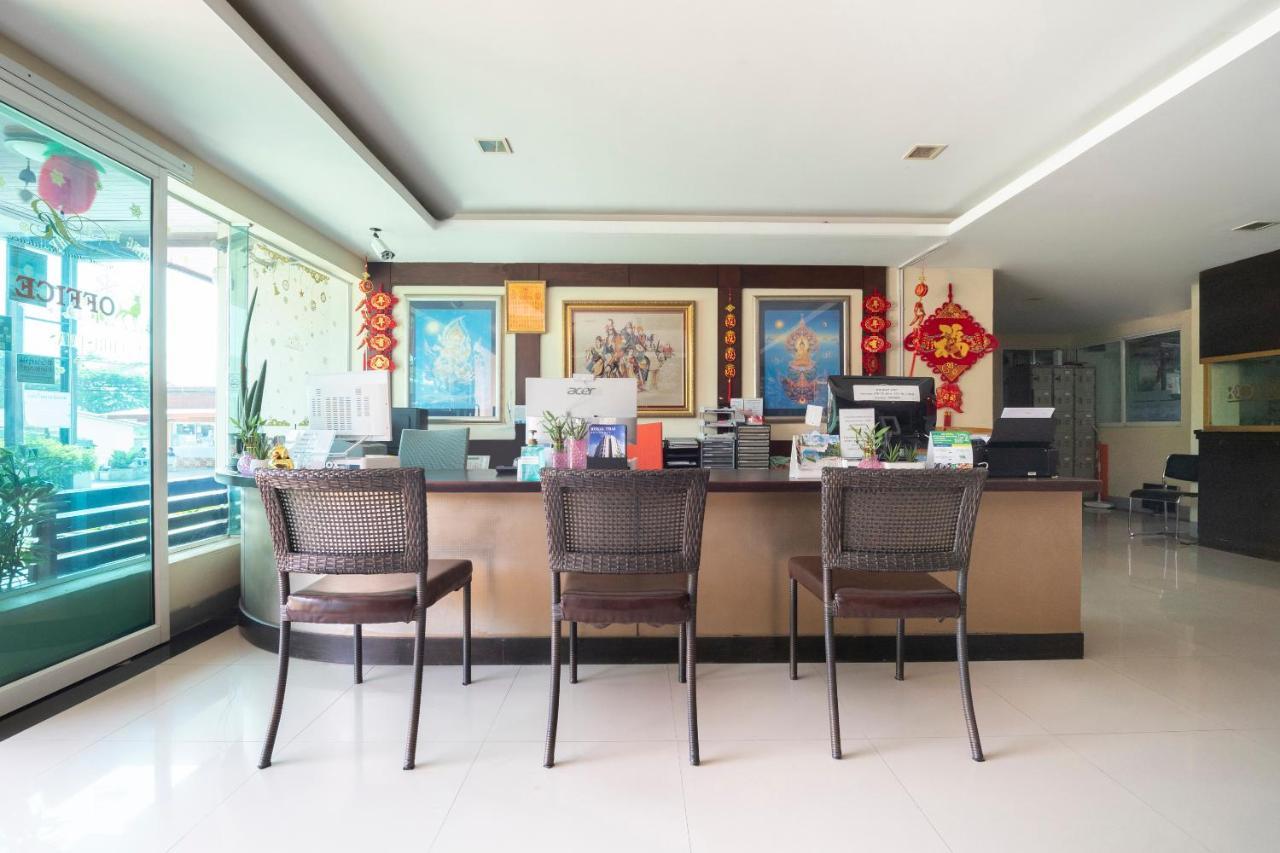Oyo 829 Royal Thai Residence Джомтьєн-Біч Екстер'єр фото